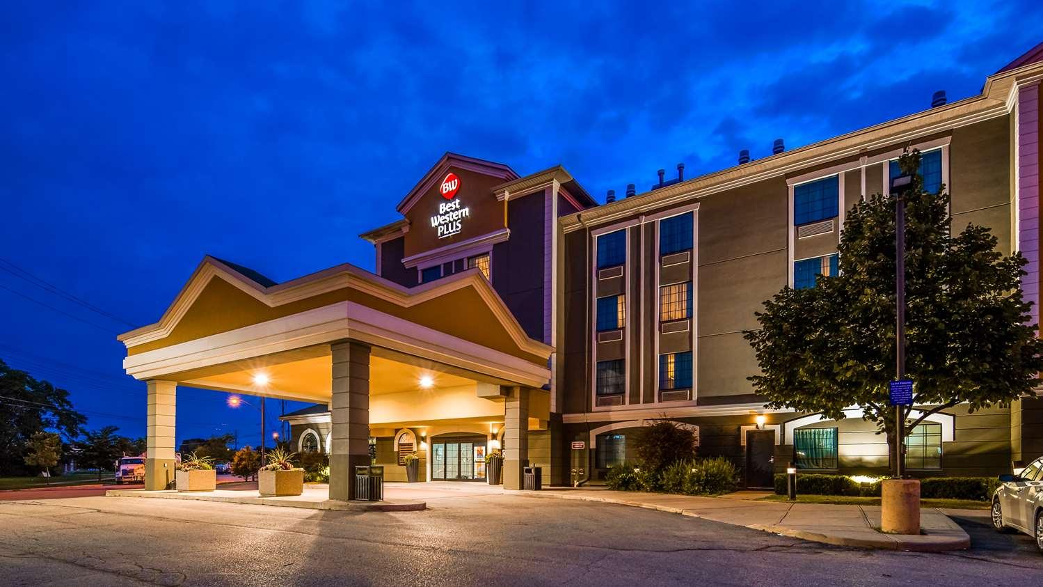 Best Western Plus Executive Inn Торонто Екстериор снимка