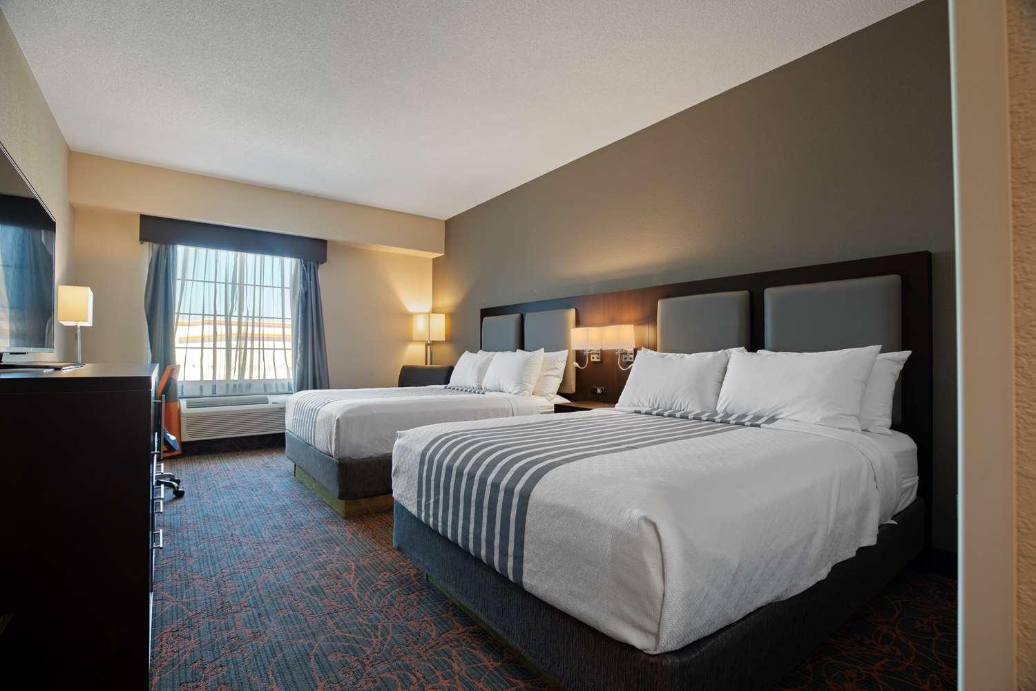 Best Western Plus Executive Inn Торонто Екстериор снимка