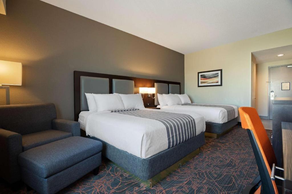 Best Western Plus Executive Inn Торонто Екстериор снимка