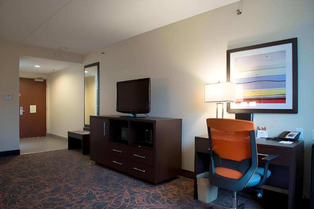 Best Western Plus Executive Inn Торонто Екстериор снимка