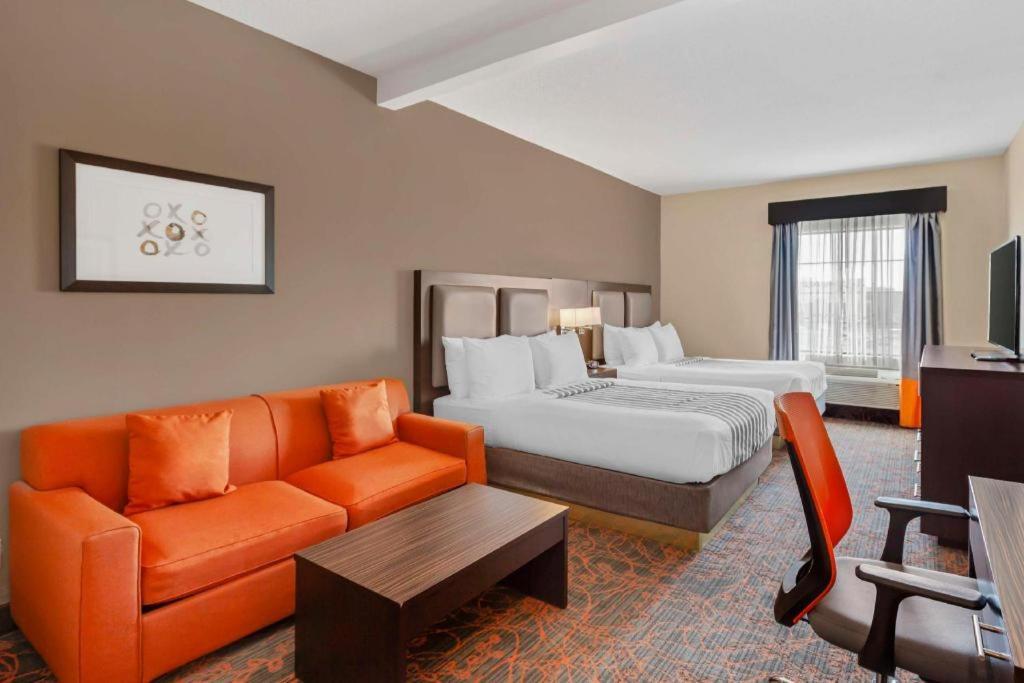 Best Western Plus Executive Inn Торонто Екстериор снимка