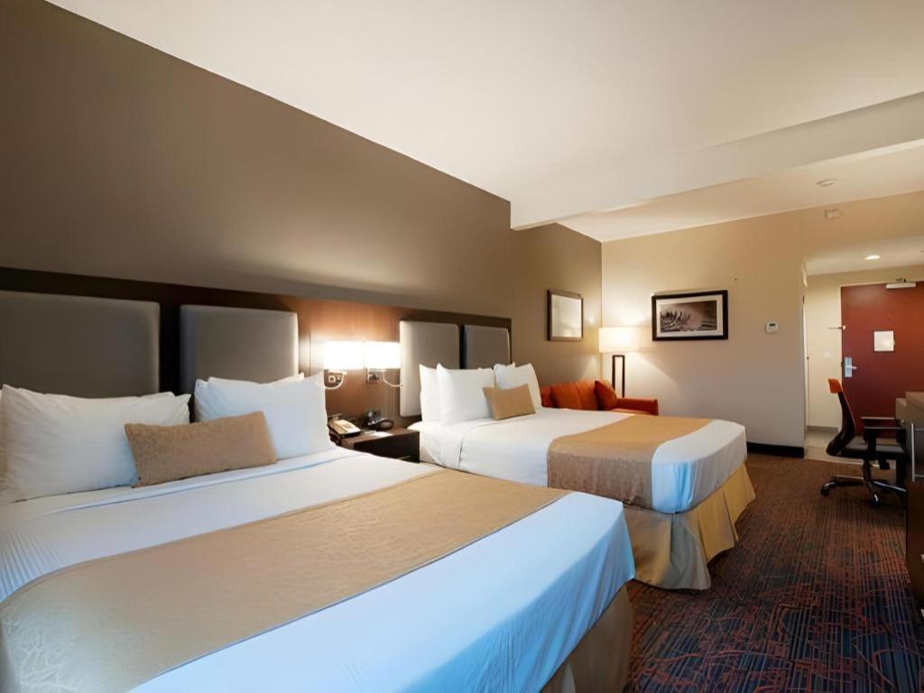 Best Western Plus Executive Inn Торонто Екстериор снимка