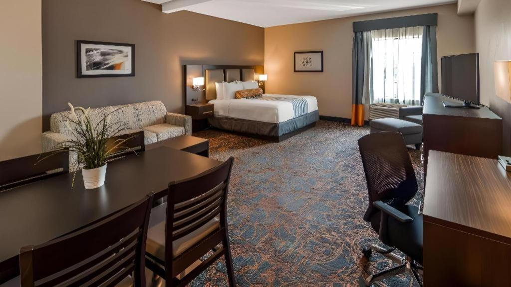 Best Western Plus Executive Inn Торонто Екстериор снимка