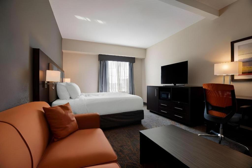Best Western Plus Executive Inn Торонто Екстериор снимка