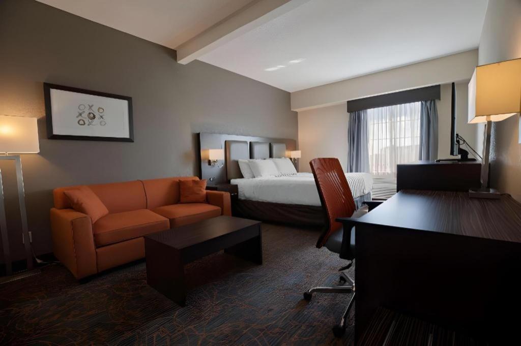 Best Western Plus Executive Inn Торонто Екстериор снимка