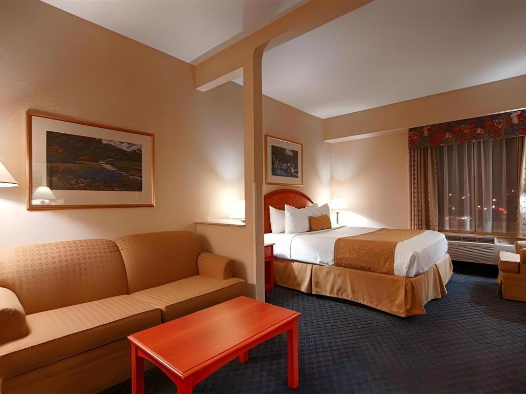 Best Western Plus Executive Inn Торонто Екстериор снимка