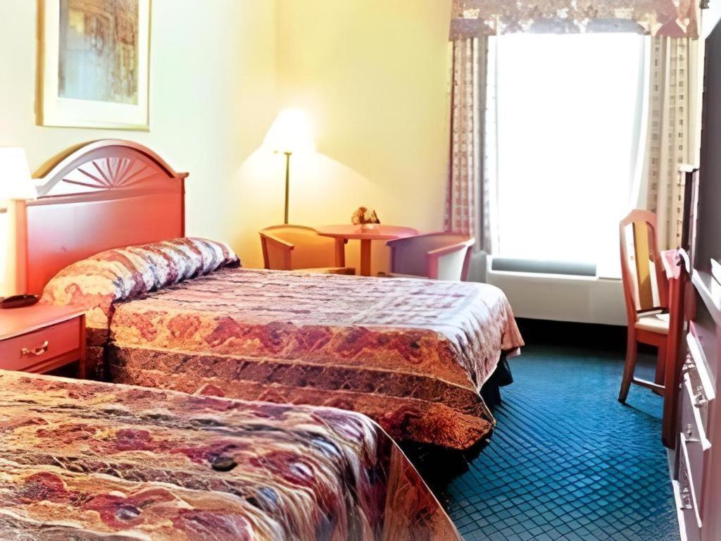 Best Western Plus Executive Inn Торонто Екстериор снимка