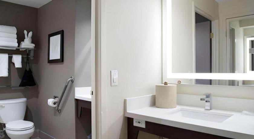 Best Western Plus Executive Inn Торонто Екстериор снимка