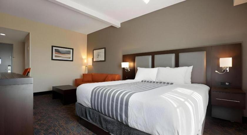 Best Western Plus Executive Inn Торонто Екстериор снимка